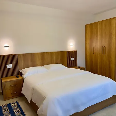 Mimani Stone House Roshnik