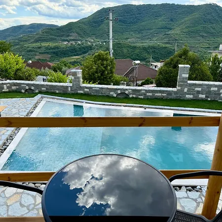 Mimani Stone House Roshnik