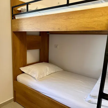 Mimani Stone House Guest house Roshnik