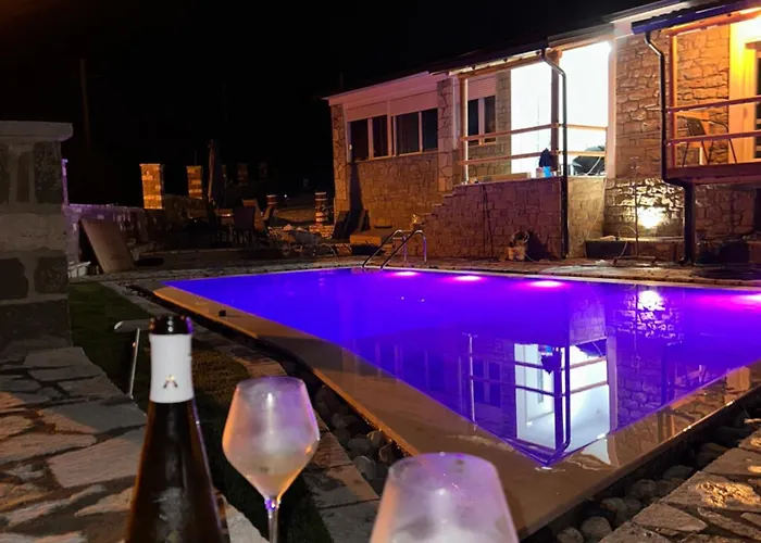 Mimani Stone House Гостевой дом Roshnik