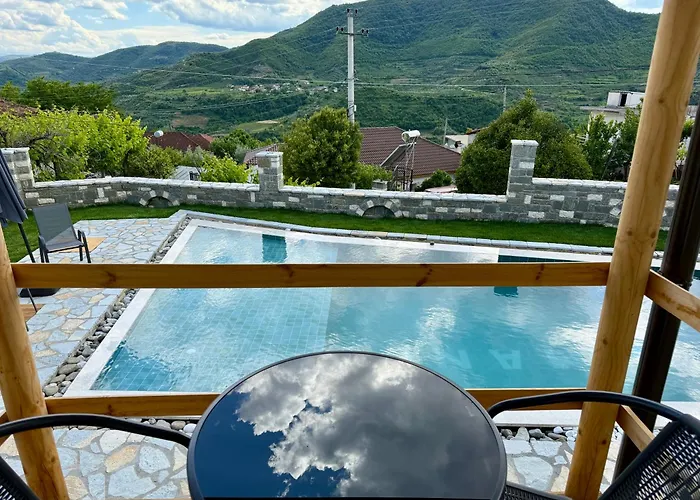 Mimani Stone House Roshnik