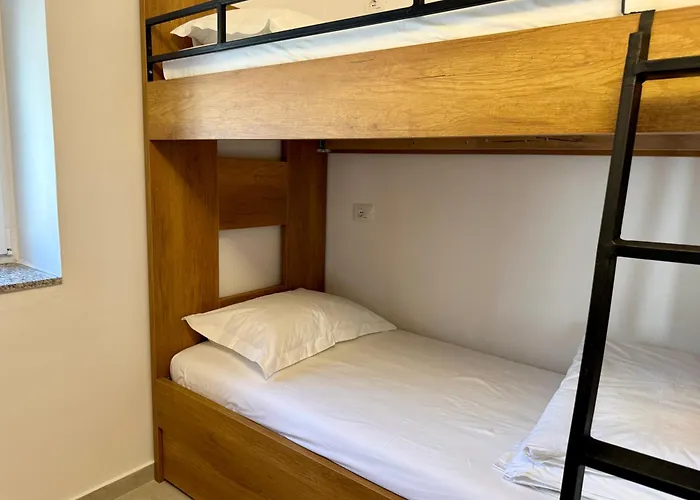 Mimani Stone House Гостевой дом Roshnik