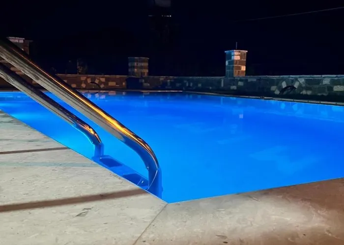 Mimani Stone House Roshnik